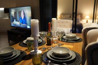 Skyline Serenity - Romantic & Family Gateway - 2