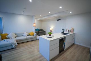 Skyline Serenity - Romantic & Family Gateway - 1