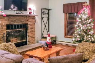 Ski, Hike and Stay Cozy Family Cabin in Lake Ariel! - 5