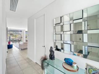 Blue on Blue Penthouse Apartment 335 - 8