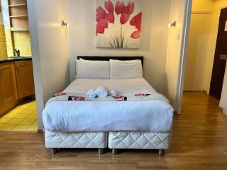 Nell Gwynn Apartments - 1