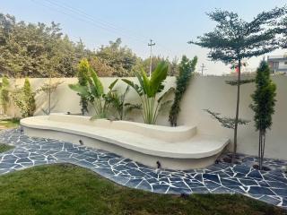 Saratoga Best for Stays, Shoots, Events - 1