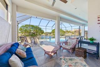 Canal front Pool & Dock water toys Oasis 96 Club House - 5