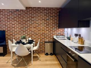 Modern & Luxurious 2-bed by ABBA, O2 & Canary Wharf - 6