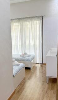 Modern apartment with pool, private parking - 7