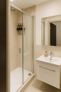 City Stay - Modern Studio - 3