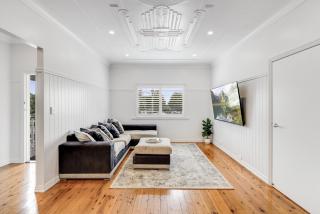 Botanic Breeze! Opposite Queens Park! - 4