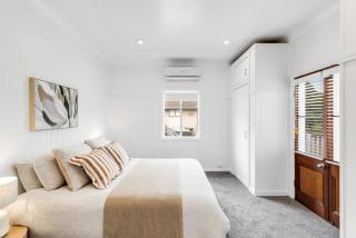 Botanic Breeze! Opposite Queens Park! - 2