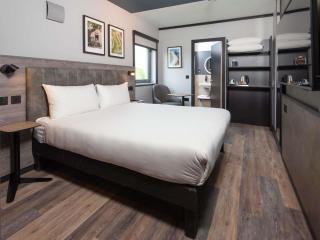 ibis Styles London Gatwick Airport - 9