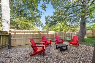 Walk to U of A, 1BR 1BA, Kitchen, W/D, Fiber Wi-Fi - 2