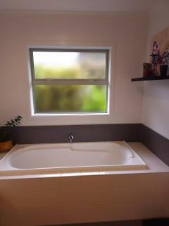 Enjoy 4br home with lots of comfort & convenience - 5