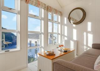 Beach Cove Coastal Retreat - 9