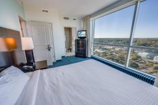 New HIGH 2BR 20th FLOOR, Direct Oceanfront, Pools! - 2