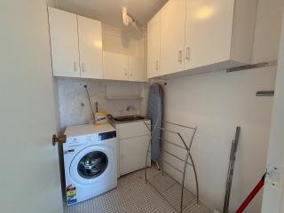 Quiet & Cozy 2BR Home in Chatswood with Parking - 1