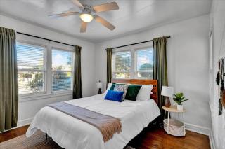 Charming Retreat Near Bricktown & Parks - 0