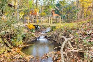 Hot Tub and Stone Fire Pit Smoky Mountain Oasis! - 9