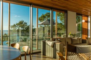 Cantilever Seaview Pavilion - 6