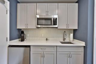Killington Center Renovated Studio with Kitchenette on Bus Route and Discounted Ski Rentals - 1