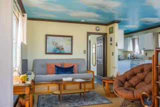 Catch of the Day Pet-Friendly El Pescador 1 Block from the Beach - 5