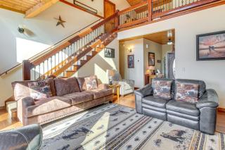 Hot Tub, Game Tables and Mtn Views Ellijay Cabin - 4