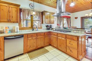 Hot Tub, Game Tables and Mtn Views Ellijay Cabin - 1