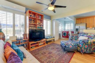 Stylish Home Near SoFi Stadium, LAX and Long Beach - 2