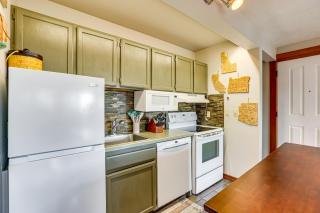 Hike, Swim and Ski! Condo with Resort Perks in Bend - 4