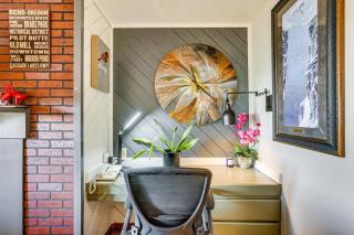 Hike, Swim and Ski! Condo with Resort Perks in Bend - 2