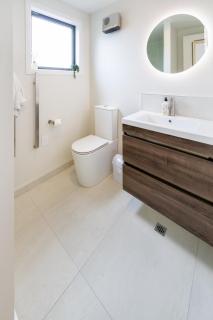 Bright Unit - 2 Queens & Sofa Bed - 5