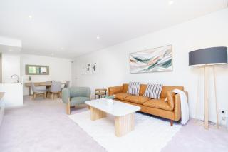 Luxury Newly Furnished 2BR Apartment in Barton - Hosted by Canstay - 2