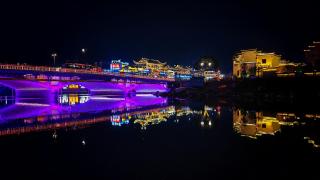 铂曼智慧酒店-Near the east gate of the Forest Park, about a 10-minute walk-There is a beautiful small river at the entrance-offers free self-service laundry -Attraction Tickets Serivce in advance-Free one-way shuttle service for 4 nights or more - 5