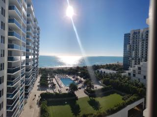 South Beach Luxury Condo on the Water - 2