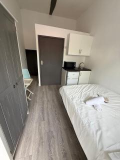 Charming studio flat in HA8, 6 mins walk to Edgware station - 1