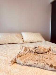 Monoambiente CÉNTRICO MODERNO CON COCHERA - 1