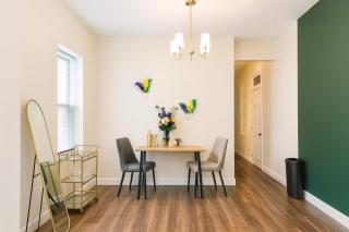 Soulard King 1BR w Washer & 370 Mbps Wi-Fi - 4