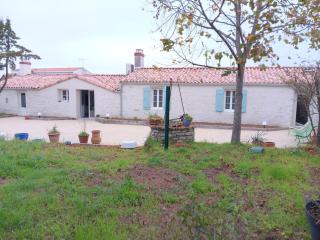 Maison familiale au centre du bourg, animaux sur demande - FR-1-476-251 - 5