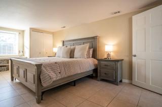 King bed, close to Siesta, Lido and Downtown! - 9