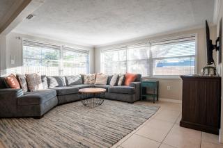 King bed, close to Siesta, Lido and Downtown! - 8