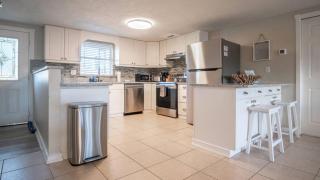 King bed, close to Siesta, Lido and Downtown! - 3