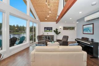 Lakefront Escape with Fire Pit and Views - 4