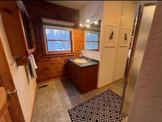 Cozy Log Cabin near VT's Best Ski Resorts - 6