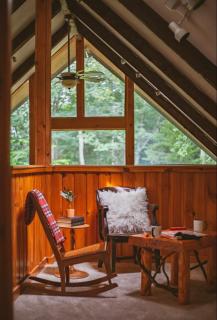 Cozy Log Cabin near VT's Best Ski Resorts - 4