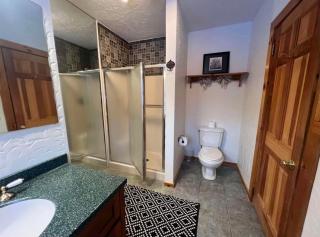 Cozy Log Cabin near VT's Best Ski Resorts - 2