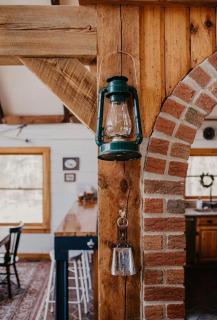 Cozy Log Cabin near VT's Best Ski Resorts - 1