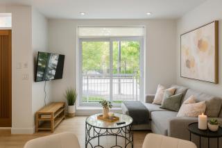 Private 2-Bedroom Multi-Level Townhouse Perfect Vancouver City Base - 3