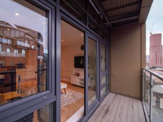 Leeds Waterside Balcony Retreat 2 Bed 2 Bath - 1