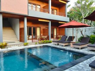 C'man Guest House - 8