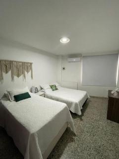 2B Apt in Cartagena with Views, Pool, Wifi and Balcón - 2