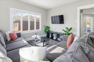 Bright and Spacious Broad Ripple family Getaway - 7