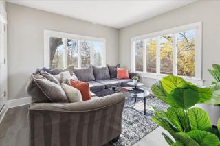 Bright and Spacious Broad Ripple family Getaway - 6